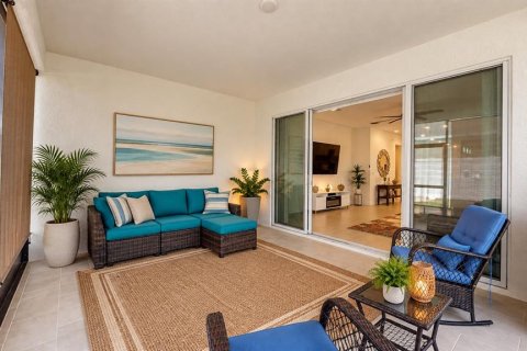 House in Winter Haven, Florida 4 bedrooms, 174.84 sq.m. № 2424429 - photo 12