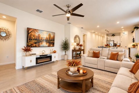 House in Winter Haven, Florida 4 bedrooms, 174.84 sq.m. № 2424429 - photo 4