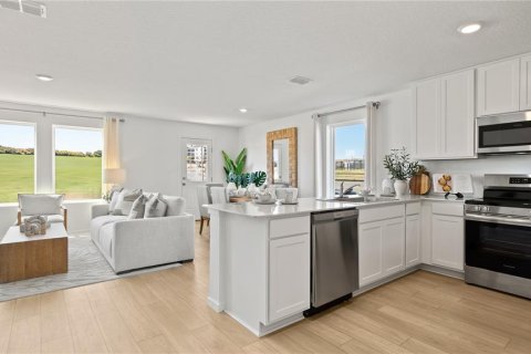 Townhouse in Winter Haven, Florida 3 bedrooms, 132.2 sq.m. № 2211010 - photo 4