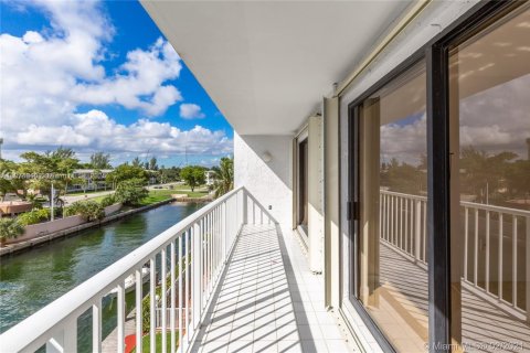 Copropriété à vendre à Miami, Floride: 1 chambre, 65.96 m2 № 2014615 - photo 9