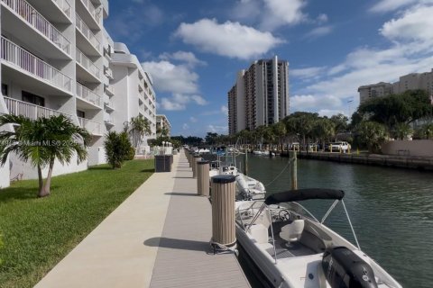 Copropriété à vendre à Miami, Floride: 1 chambre, 65.96 m2 № 2014615 - photo 18