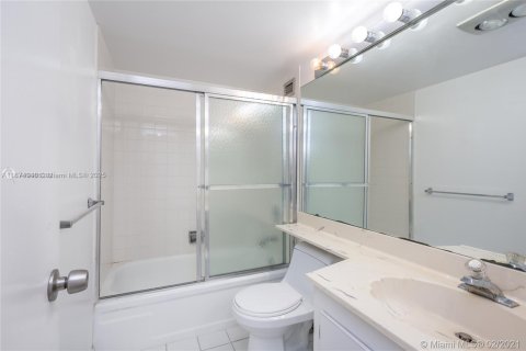 Copropriété à vendre à Miami, Floride: 1 chambre, 65.96 m2 № 2014615 - photo 10