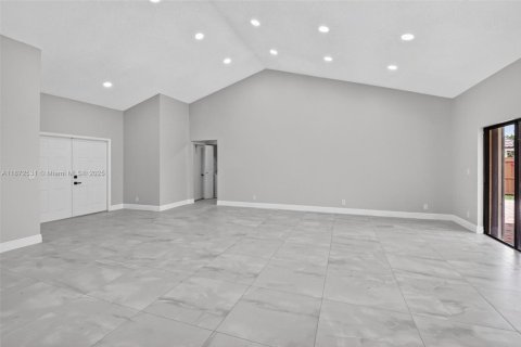 Villa ou maison à louer à Boynton Beach, Floride: 4 chambres, 195.28 m2 № 1932742 - photo 6