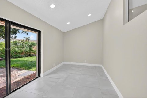 Villa ou maison à louer à Boynton Beach, Floride: 4 chambres, 195.28 m2 № 1932742 - photo 13