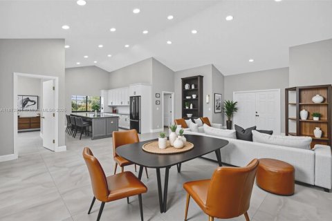 Villa ou maison à louer à Boynton Beach, Floride: 4 chambres, 195.28 m2 № 1932742 - photo 3