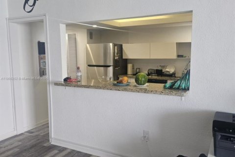 Купить кондоминиум в Майами-Бич, Флорида 1 спальня, 120.31м2, № 1980000 - фото 6