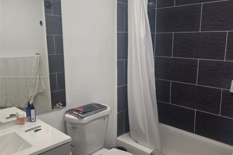 Купить кондоминиум в Майами-Бич, Флорида 1 спальня, 120.31м2, № 1980000 - фото 12