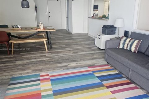 Купить кондоминиум в Майами-Бич, Флорида 1 спальня, 120.31м2, № 1980000 - фото 1