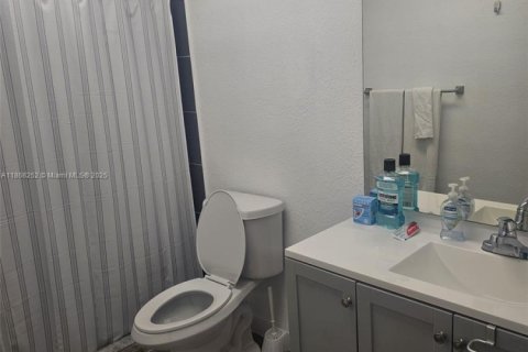 Купить кондоминиум в Майами-Бич, Флорида 1 спальня, 120.31м2, № 1980000 - фото 10