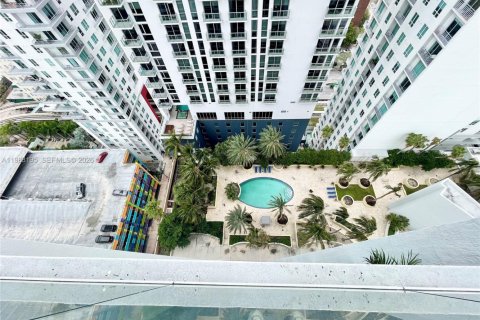 Condo in Miami, Florida, 1 bedroom  № 2184248 - photo 4