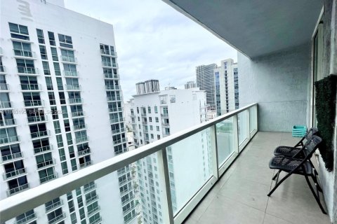 Condo in Miami, Florida, 1 bedroom  № 2184248 - photo 6