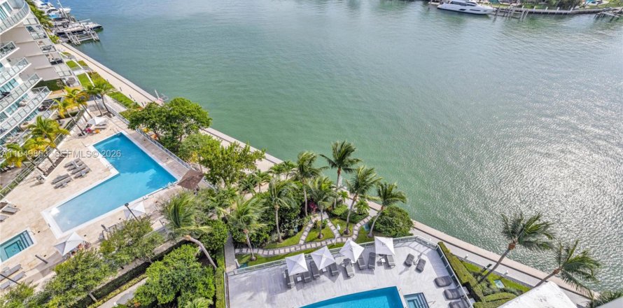 Кондоминиум с 2 спальнями в Майами-Бич, Флорида № 2005580