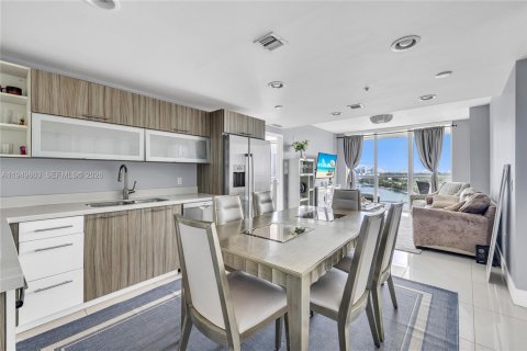 Купить кондоминиум в Майами-Бич, Флорида 2 спальни, 87.51м2, № 2005580 - фото 3