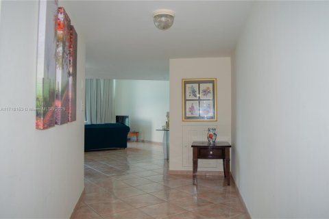 Condominio en venta en Miami Beach, Florida, 1 dormitorio, 77.11 m2 № 1472762 - foto 8