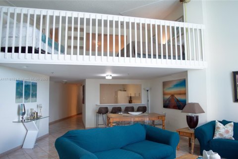 Condominio en venta en Miami Beach, Florida, 1 dormitorio, 77.11 m2 № 1472762 - foto 2