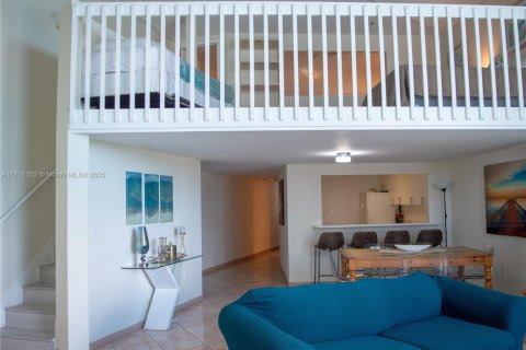 Condominio en venta en Miami Beach, Florida, 1 dormitorio, 77.11 m2 № 1472762 - foto 3