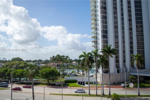Condominio en venta en Miami Beach, Florida, 1 dormitorio, 77.11 m2 № 1472762 - foto 18