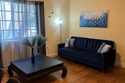 Снять в аренду квартиру в Майами-Бич, Флорида 1 спальня, 52.95м2, № 2004849 - фото 3