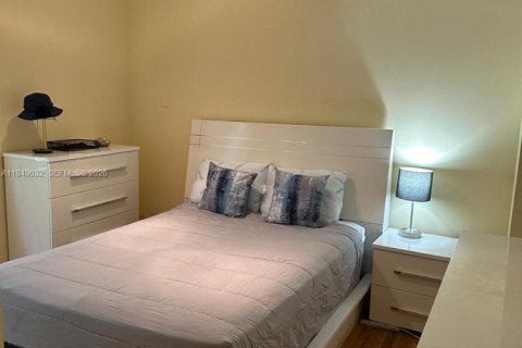 Снять в аренду квартиру в Майами-Бич, Флорида 1 спальня, 52.95м2, № 2004849 - фото 9