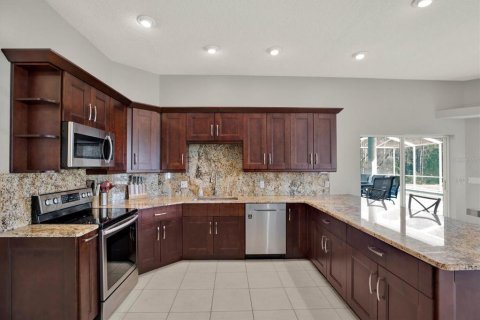 House in Weeki Wachee, Florida 3 bedrooms, 258.27 sq.m. № 2430333 - photo 19
