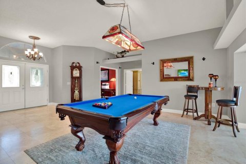 House in Weeki Wachee, Florida 3 bedrooms, 258.27 sq.m. № 2430333 - photo 9