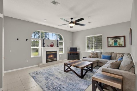 House in Weeki Wachee, Florida 3 bedrooms, 258.27 sq.m. № 2430333 - photo 28