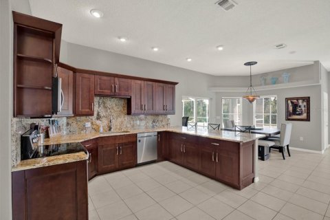 House in Weeki Wachee, Florida 3 bedrooms, 258.27 sq.m. № 2430333 - photo 18