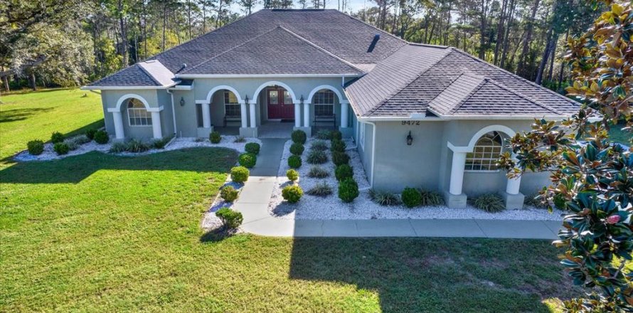 House in Weeki Wachee, Florida 3 bedrooms, 258.27 sq.m. № 2430333