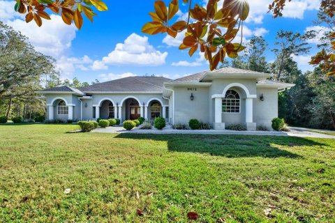 House in Weeki Wachee, Florida 3 bedrooms, 258.27 sq.m. № 2430333 - photo 3