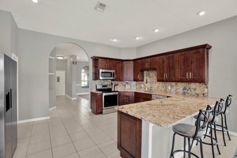 House in Weeki Wachee, Florida 3 bedrooms, 258.27 sq.m. № 2430333 - photo 20