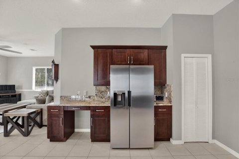 House in Weeki Wachee, Florida 3 bedrooms, 258.27 sq.m. № 2430333 - photo 23