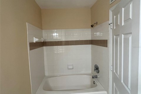 Condominio en alquiler en Sarasota, Florida, 1 dormitorio, 76.37 m2 № 2122074 - foto 11