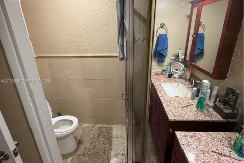 House in Sunrise, Florida 4 bedrooms, 193.24 sq.m. № 2172770 - photo 19