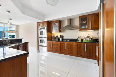Condo in Aventura, Florida, 2 bedrooms  № 1936883 - photo 7