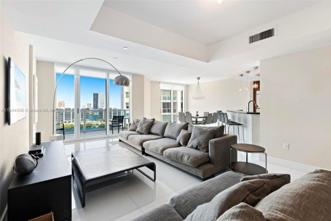 Condominio en alquiler en Aventura, Florida, 2 dormitorios, 226.03 m2 № 1936883 - foto 5