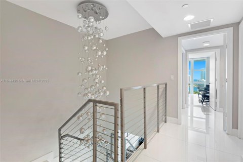 Condo in Aventura, Florida, 2 bedrooms  № 1936883 - photo 18