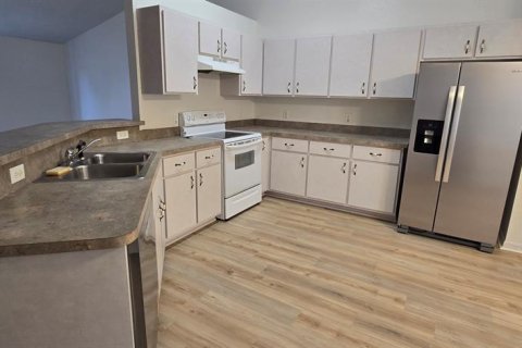 House in Ocala, Florida 3 bedrooms, 150.87 sq.m. № 2258202 - photo 3
