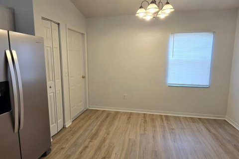 House in Ocala, Florida 3 bedrooms, 150.87 sq.m. № 2258202 - photo 4