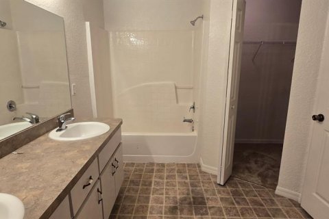 House in Ocala, Florida 3 bedrooms, 150.87 sq.m. № 2258202 - photo 12