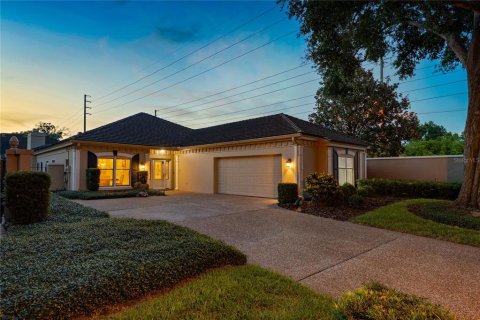 House in Orlando, Florida 3 bedrooms, 245.45 sq.m. № 1778933 - photo 1