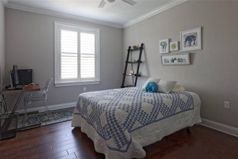 House in Tampa, Florida 5 bedrooms, 309.18 sq.m. № 1395782 - photo 14