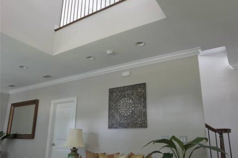 House in Tampa, Florida 5 bedrooms, 309.18 sq.m. № 1395782 - photo 3