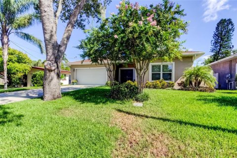 Casa en venta en Palm Harbor, Florida, 3 dormitorios, 191.84 m2 № 1918114 - foto 2