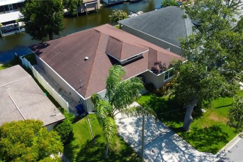 Casa en venta en Palm Harbor, Florida, 3 dormitorios, 191.84 m2 № 1918114 - foto 3