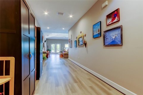 Casa en venta en Palm Harbor, Florida, 3 dormitorios, 191.84 m2 № 1918114 - foto 9