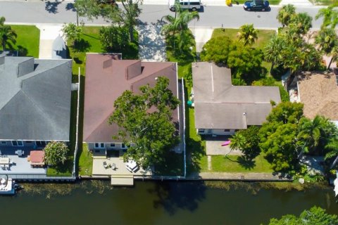 Casa en venta en Palm Harbor, Florida, 3 dormitorios, 191.84 m2 № 1918114 - foto 7