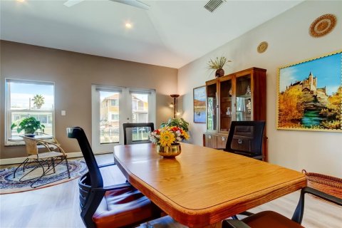 Casa en venta en Palm Harbor, Florida, 3 dormitorios, 191.84 m2 № 1918114 - foto 30