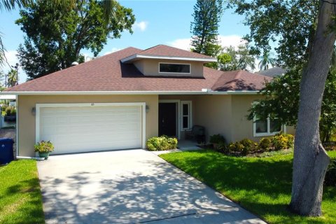 Casa en venta en Palm Harbor, Florida, 3 dormitorios, 191.84 m2 № 1918114 - foto 1