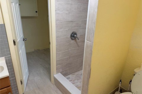 Villa ou maison à louer à Winter Haven, Floride: 3 chambres, 144.93 m2 № 2391301 - photo 6