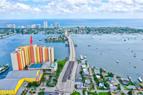 Condo in Riviera Beach, Florida, 3 bedrooms  № 2249676 - photo 4